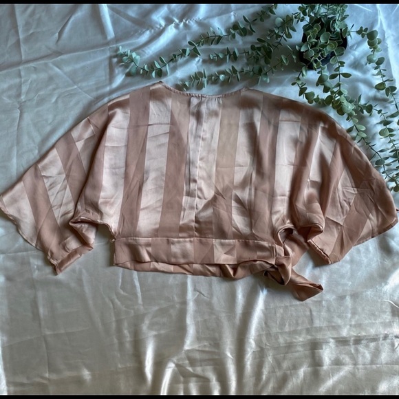 Forever 21 Blouse Wrap/Tie Top - Picture 3 of 3